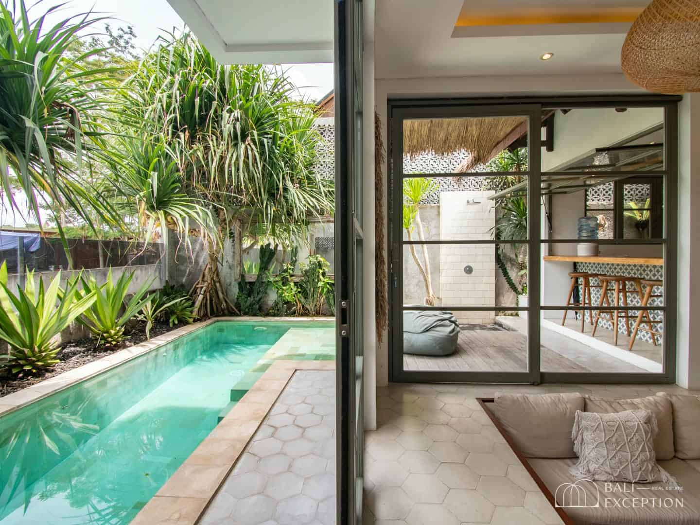 RICEFIELD VIEW 1 BEDROOM VILLA FOR SALE LEASEHOLD IN TUMBAK BAYUH BE-693 